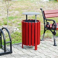 Abfallbehälter mit Holzverkleidung URBAN 6.C mit Schutzdach