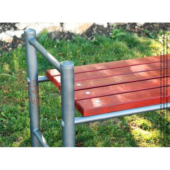 Klassische Parkbank aus Metall ohne RückenlehneGOTHENBURG :: KroneMag